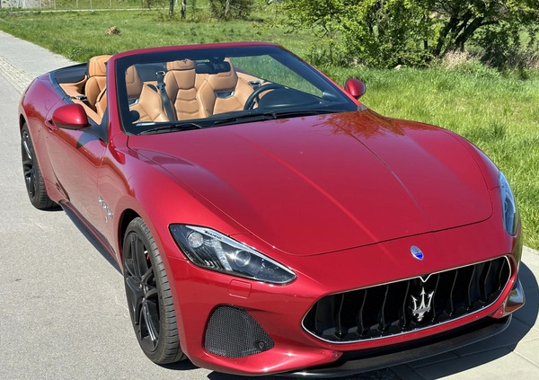 Maserati GranCabrio cena 330000 przebieg: 25600, rok produkcji 2018 z Warszawa małe 211